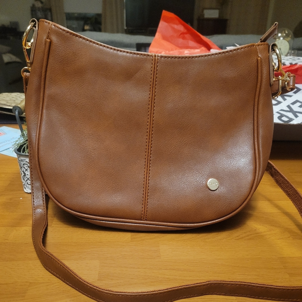 Elegant Brown Leather Shoulder Bag